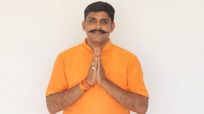 पहले भजन, फिर DJ पर